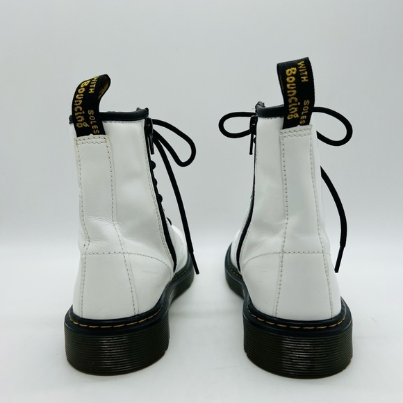DR MARTENS UNISEX WHITE LEATHER 1460 BOOTS WOMEN SIZE 7 OR MENS SIZE 6 - Picture 5 of 9